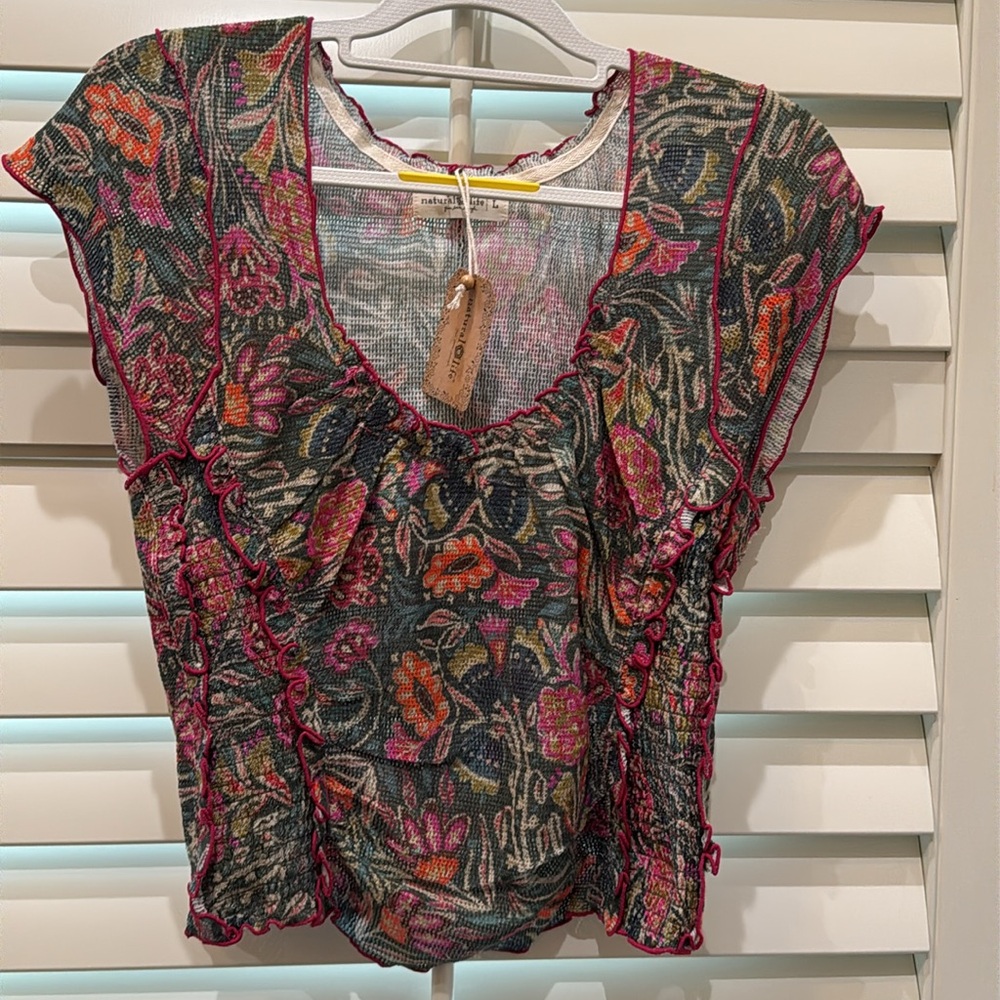 NATURAL LIFE Ruffle Floral Top - Picture 4 of 5